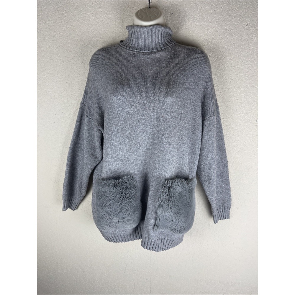 Forever 21 Women's Gray Turtleneck Sweater Size S Faux Fur Pockets Cozy Knit